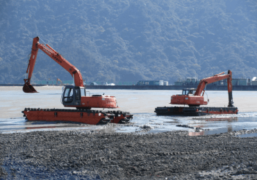 山口県周南市 徳山下松港航路浚渫工事(配土)