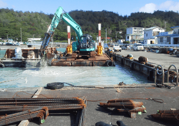 東京都父島 二見漁港防波堤改良工事