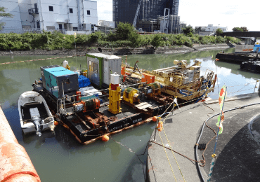 東京都大田区 防潮堤耐震補強工事(地盤改良台船)