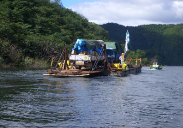 岐阜県 徳山ダム資機材運搬工事(資機材運搬用台船)